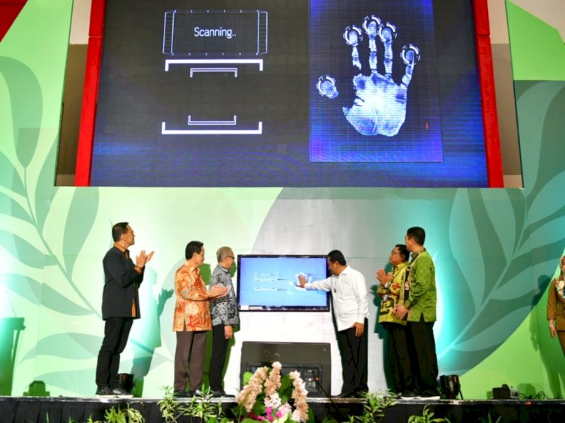  Penjabat (Pj) Gubernur Sulsel, Bahtiar Baharuddin, membuka pelaksanaan Rapat Koordinasi Daerah dan Launching Hasil Sensus Pertanian 2023 (ST2023) yang digelar Badan Pusat Statistik (BPS) Provinsi Sulawesi Selatan, di Hotel Dalton, Makassar, Selasa (5/12/2023). @Jejakfakta/dok. Humas Pemprov Sulsel