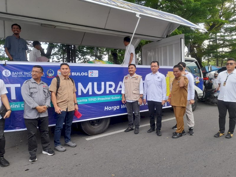 Tim Pengendali Inflasi Daerah (TPID) Sulsel menghadirkan layanan Mini Distribusi Center (MDC) menjelang Natal dan Tahun Baru (Nataru) 2023 ini di depan Pasar Terong Makassar. @Jejakfakta/dok. Humas Pemprov Sulsel