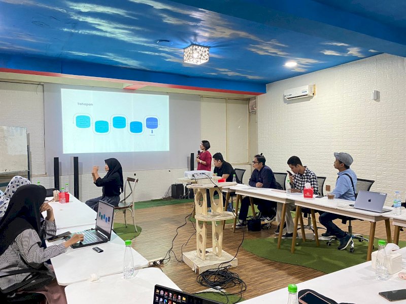 Diskusi Publik Penguatan Keterbukaan Informasi Pengadaan Barang dan Jasa di Sulawesi Selatan yang digelar Pergerakan Difabel Indonesia (PerDIK) Sulsel, di Makassar, Jumat (8/12/2023). @Jejakfakta/Atri