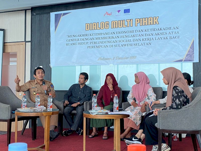 Kepala Dinas Kelautan dan Perikanan (DKP) Sulsel, Muhammad Ilyas saat mengahdiri Dialog Multi Pihak yang di gelar Solidaritas Perempuan Anging Mammiri (SPAM), di Makassar, Senin (11/12/2023). @Jejakfakta/Atri