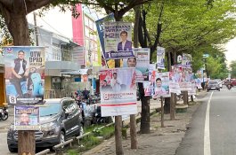 Baliho Caleg Pakai Pohon, Merusak Estetika Kota dan Tidak Ramah Lingkungan