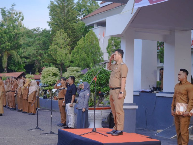 Bupati MYL saat menghadiri upacara hari Bela Negara, di lapangan upacara kantor Sekretariat Daerah Kabupaten Pangkep, Kamis (19/12/23). @Jejakfakta/dok. Pemkab Pankep