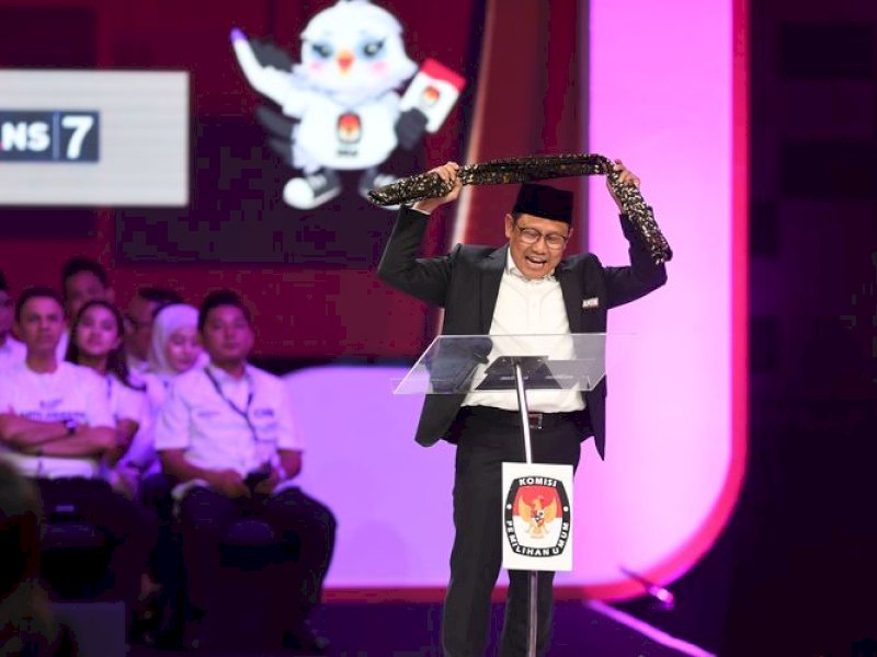 Calon wakil presiden nomor urut 1 Muhaimin Iskandar menyampaikan gagasannya saat debat calon wakil presiden Pemilu 2024 di JCC, Jakarta, Jumat (22/12/2023). (ANTARA FOTO/Akbar Nugroho Gumay)