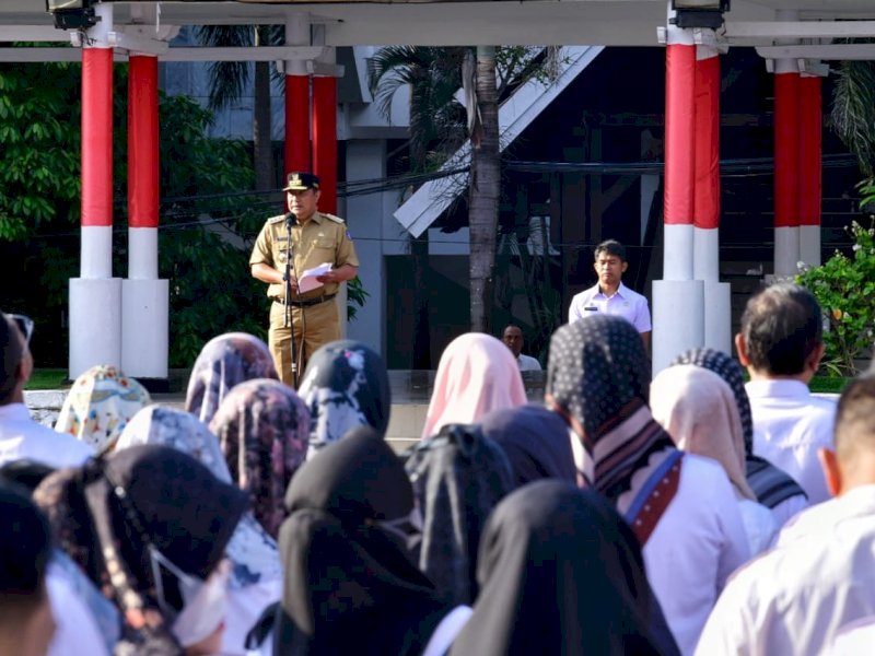 Pj Penjabat Gubernur Sulsel, Bahtiar Baharuddin, menjadi salah satu poin arahannya saat memimpin langsung upacara apel pagi pasca Libur Natal 2023, di Lapangan Upacara Kantor Gubernur Sulsel, Rabu (27/12/2023). @Jejakfakta/dok. Humas Pemprov Sulsel