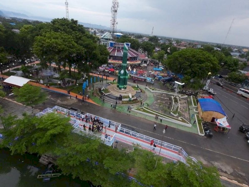 Bupati Pangkajene dan Kepulauan (Pangkep), Muhammad Yusran Lalogau (MYL) meresmikan taman tematik ramah anak di Kawasan Monumen Bambu Runcing, Pangkep, Sabtu (30/12/2023). @Jejakfakta/dok. Humas Pemkab Pangkep