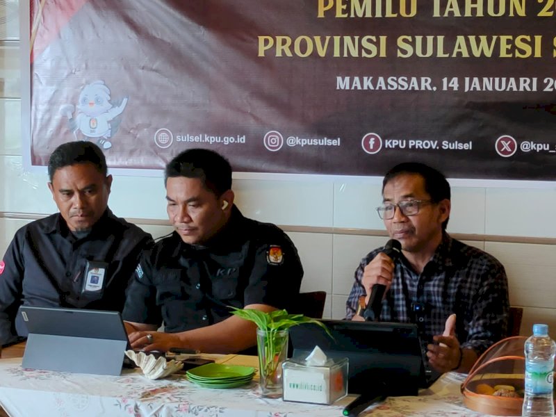 Koordinator Logistik KPU Sulsel, Marzuki Kadir saat memberikan keterangan pers kepada wartawan di Makassar, Minggu (14/1/2024). @Jejakfakta/Atri