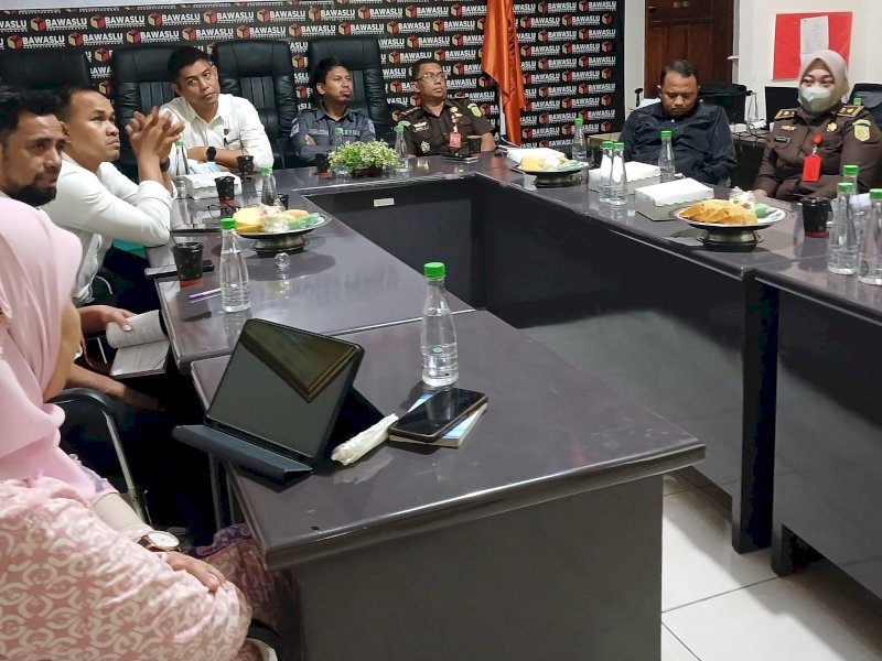 Bawaslu Kabupaten Gowa menemukan sejumlah dugaan pelanggaran Tindak Pidana Pemilu (Tipilu) yang saat ini sementara berproses di Gakkumdu. Mulai dari Oknum Caleg, ASN dan Perangkat Desa. @Jejakfakta/dok. Istimewa