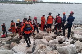 Hari Kedua Pencarian Nelayan Tenggelam, Basarnas Makassar Turunkan Tim Penyelam