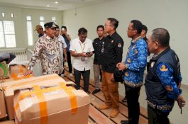 Cuaca Ekstrem, Pj Gubernur Sulsel Minta Distribusi Logistik Pemilu Dikawal dengan Baik