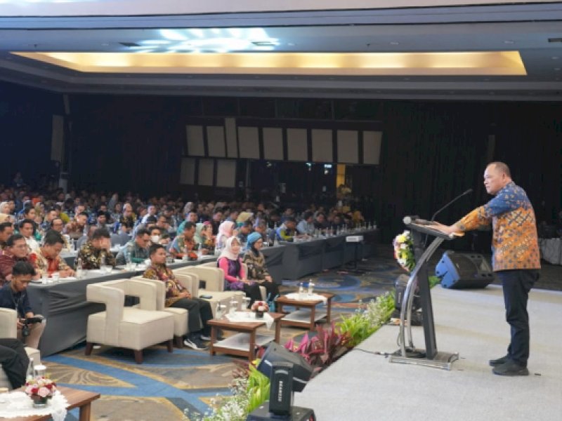 Totok Hariyono saat membuka Rapat Koordinasi Pencegahan Terhadap Pelanggaran dan Pengawasan Tahapan Pemungutan dan Penghitungan Suara Pemilu Tahun 2024 yang berlangsung di Jakarta, Jumat (19/1/2024) malam.