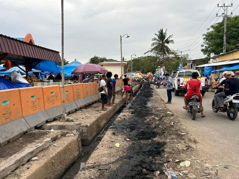 Kegiatan gotong royong warga untuk kebersihan juga terus digalakkan di seluruh kelurahan di kota Bulukumba, jelang penilaian Adipura Tahun 2024. @Jejakfakta/dok. Humas Pemkab Bulukumba