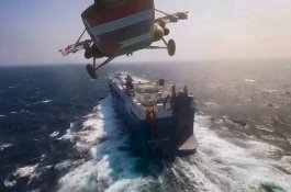 Houthi Pantang Menyerah di Laut Merah, Kali Ini Serang Kapal Kargo Militer AS