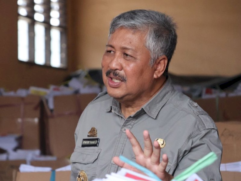 Bupati Pinrang Irwan Hamid bersama unsur Forkopimda melakukan kunjungan peninjauan logistik Pemilu di Gudang Logistik KPU Pinrang, Selasa (23/1/2024). @Jejakfakta/Foto: Protokol dan Komunikasi Pimpinan