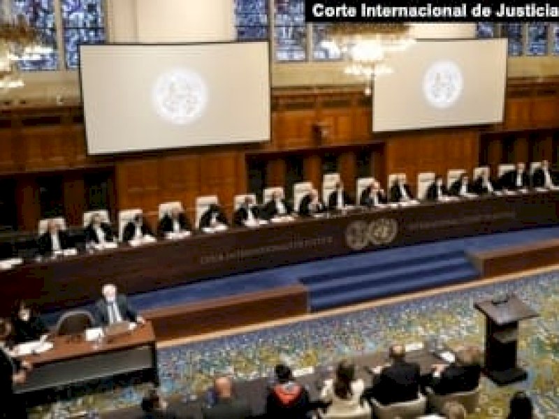 Sidang putusan Mahkamah Internasional (ICJ) di Istana Perdamaian PBB, Den Haag, Belanda, Jumat (26/1/2024). Pengadilan ICJ tidak memerintahkan penghentian peperangan di Gaza, yang mana aksi militer Israel telah menewaskan lebih dari 26.000 warga Palestina sejak perang dimulai pada 7 Oktober 2023. 
