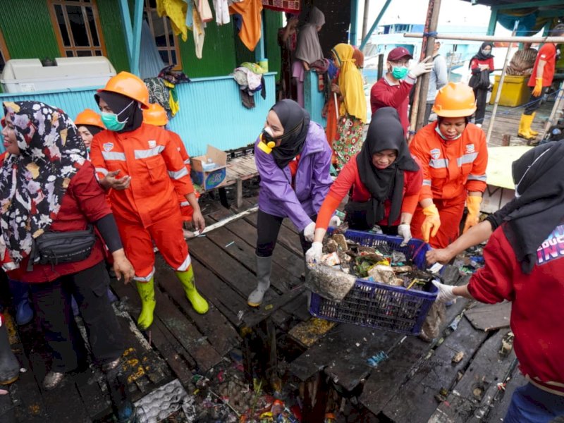 Aksi bakti sosial di RW 4 RT 3, Kelurahan Cambayya, Kecamatan Ujung Tanah, Sabtu (27/1/2024). @Jejakfakta/dok. Humas Pemkot Makassar