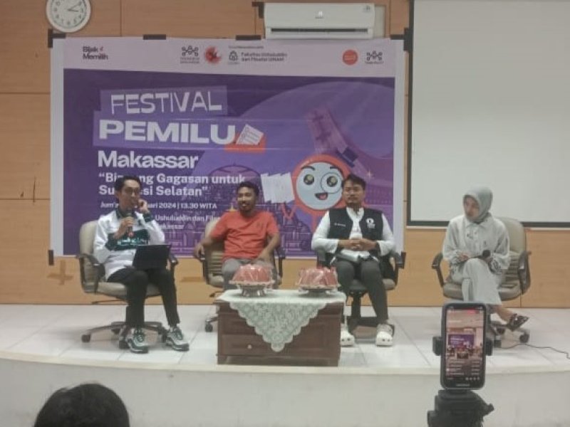Adu gagasan ketiga TPD Capres-cawapres ditampilkan dalam konsep Festival Pemilu dengan tema "Bincang Gagasan untuk Sulawesi Selatan" di Aula Fakultas Ushuluddin dan Filsafat, Univeritas Islam Negeri (UIN) Alauddin Makassar, Jumat (26/1/2024) kemarin. @Jejakfakta/Samsir