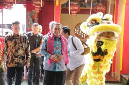 Dihadapan Pimpinan dan Umat Konghucu Sulsel, Wamenag RI Kenang Nilai Moderasi Beragama Ala Gus Dur 