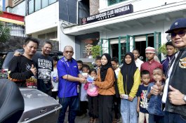 Di Sela Penyerahan Beasiswa HDCI Makassar Tahap 2, IAS: Semua Punya Hak Merengkuh Masa Depan