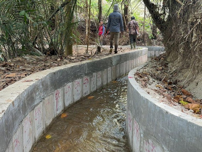 Pemerintah Kabupaten Bulukumba telah mengambil langkah maju dalam sektor pertanian dengan melaksanakan pembangunan jaringan irigasi menggunakan beton pracetak. @Jejakfakta/dok. Humas Pemkab Bulukumba