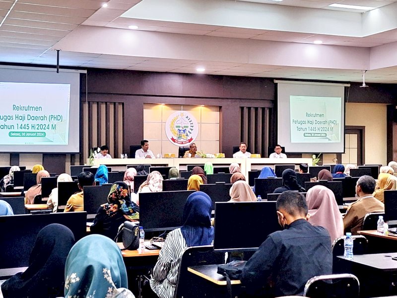 Proses seleksi Petugas Haji Daerah (PHD) Prov. Sulawesi Selatan musim haji 1445 H tahun 2024 M di Ruang CAT UPT Penilaian Potensi dan Kompetensi BKD lantai IV Gedung Kesbangpol Kantor Gubernur Sulsel, Selasa (30/1/2024). @Jejakfakta/dok. Kemenag Sulsel