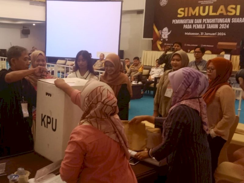 Komisi Pemilihan Umum (KPU) Kota Makassar menggelar simulasi pemantapan pemungutan dan perhitungan suara Pemilu 2024 di Hotel Claro, Kecamatan Tammalate, Kota Makassar, Rabu (31/1/2023). @Jejakfakta/Samsir
