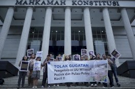 Melawan Korporasi Nikel, KORAL Ajukan Dokumen Amicus Curiae dalam Judicial Review UU PWP3K