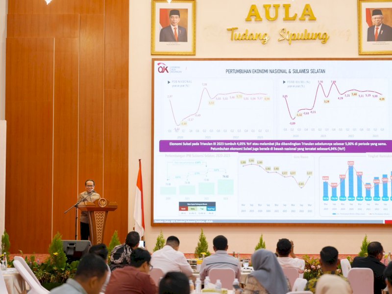 Kepala Kantor Wilayah Direktorat Jenderal Perbendaharaan Provinsi Sulawesi Selatan, Supendi, pada Silaturahmi Pj Gubernur Sulsel bersama Pimpinan Bank dan OPD Lingkup Pemprov Sulsel, di Aula Tudang Sipulung, Rumah Jabatan Gubernur Sulsel, Jumat malam (2/2/2024). @Jejakfakta/dok. Humas Pemprov Sulsel