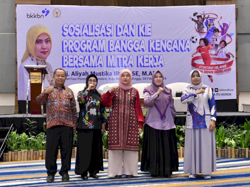 Anggota Komisi IX DPR RI, Aliyah Mustika Ilham, memberikan sosialisasi advokasi dan edukasi, menyelamatkan anak negeri dari stunting di di Hotel Four Point by Sheraton, Minggu (4/02/2024). @Jejakfakta/Reza Arifuddin