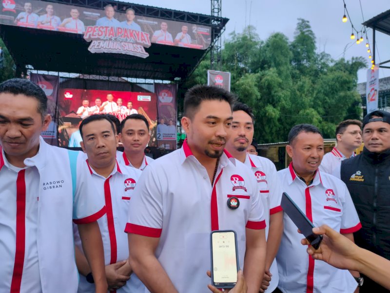 Sekjend Pandawa Lima, Muh. Ryano Pandjaitan memberikan keterangan kepada wartawan usai sosialisasi program-program pasangan Capres-cawapres Prabowo-Gibran di Makassar, Selasa (6/2/2024). @Jejakfakta/Atri