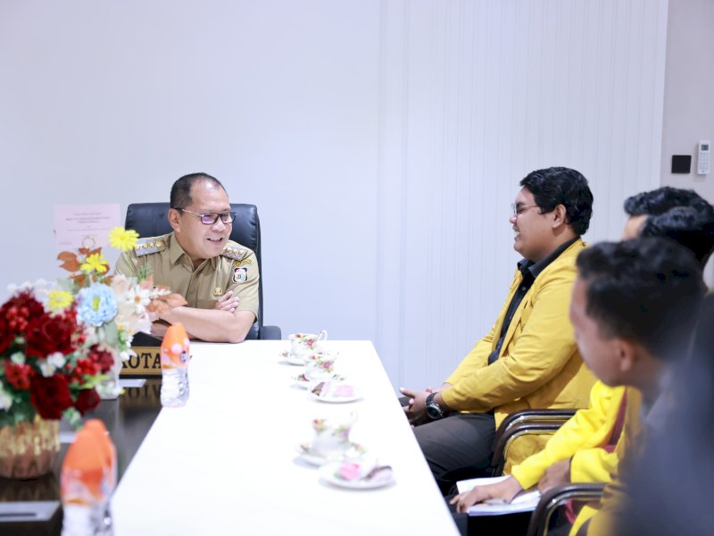 Wali Kota Makassar Moh Ramdhan Pomanto saat menerima audiensi  Ikatan Pelajar Muhammadiyah (IPM) Makassar di Kantor Balaikota, Selasa, (6/02/2024). @Jejakfakta/dok. Humas Pemkot Makassar