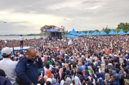 Nelayan Curhat Sulitnya Izin Berlayar dan Bahan Bakar di Parepare, Anies: Aturan Kita Ubah
