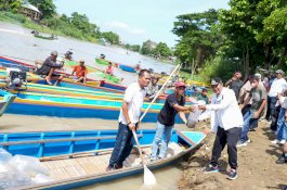 1 Juta 10 Ribu Benih Ikan Ditebar di Danau Tempe, Program Ketahanan Pangan Pj Gubernur Sulsel