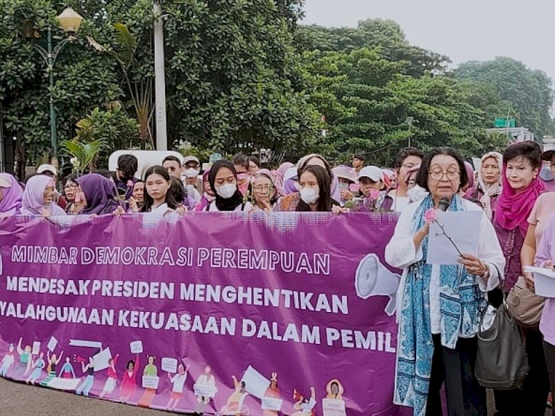 Aksi Koalisi Perempuan Penyelamat Demokrasi dan HAM (foto: MPI)
