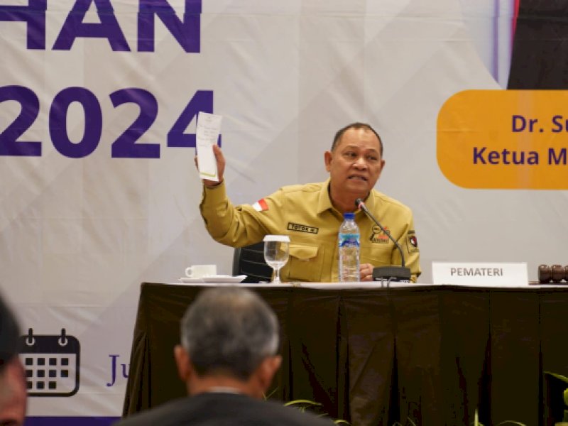 Totok Hariyono saat menjadi narasumber dalam Workshop Penyelesaian Sengketa Pemilu 2024 yang diadakan DPC Peradi Malang Raya bekerja sama dengan BEM FH UMM, Jumat (9/2/2024).