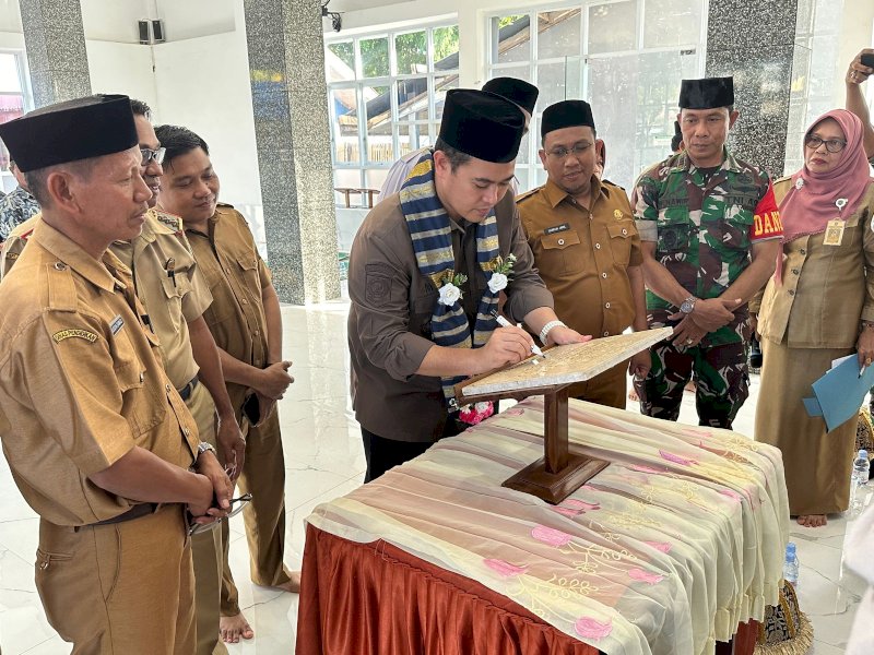 Jelang bulan suci Ramadan, Masjid UPT Sekolah Menengah Pertama Negeri (SMPN) 2 Pangkajene, diresmikan langsung Bupati Pangkep, Muhammad Yusran Lalogau (MYL), Selasa (13/2/2024). @Jejakfakta/dok. Humas Pemkab Pangkep
