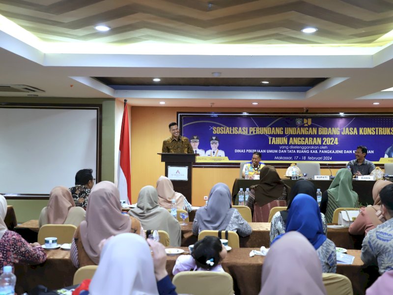 Bupati Pangkep, Muhammad Yusran Lalogau (MYL) membuka sosialisasi perundang-undangan jasa konstruksi di Makassar, Sabtu (17/2/24) lalu. @Jejakfakta/dok. Humas Pemkab Pangkep