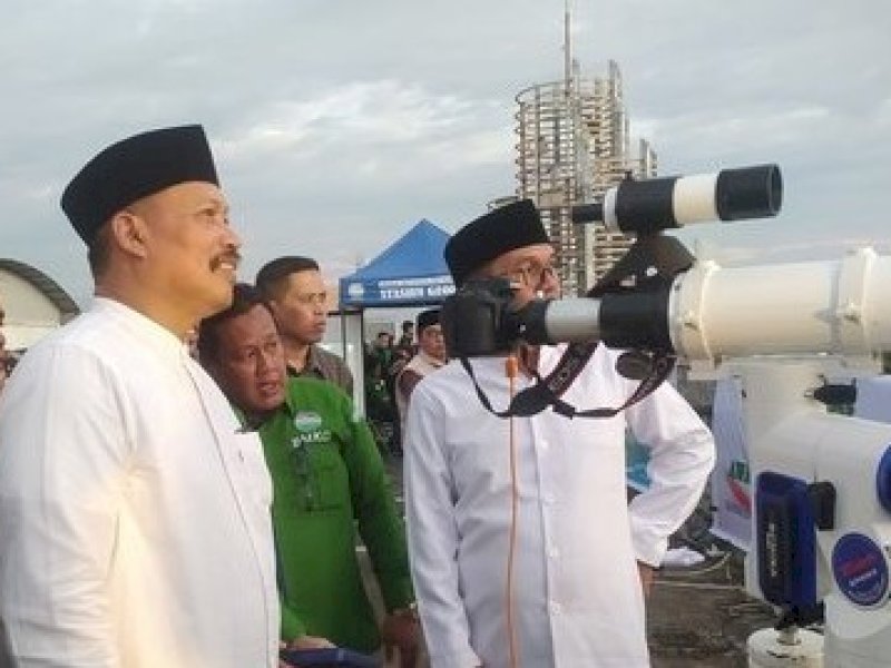 Illustrasi Pemantauan Hilal Tahun 2023 di rooftop Mall GTC Makassar. @Jejakfakta/dok. Kemenag Kanwil Sulsel