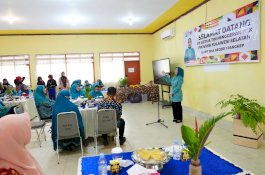 PKK Goes to School, Sofha Marwah Bahtiar Bagikan Bantuan untuk Siswa di Maros dan Pangkep