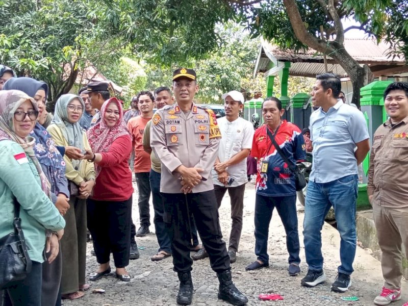 Aanggota Bawaslu Takalar pantau empat TPS menggelar Pemungutan Suara Ulang (PSU) hari ini, Sabtu (24/02/2024). @Jejakfakta/dok. Bawaslu Takalar