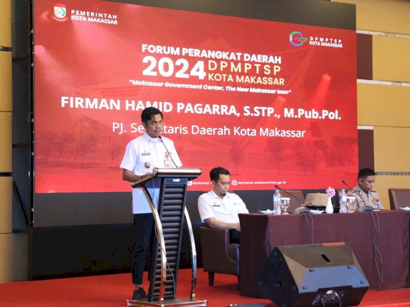 PJ Sekda Makassar, Firman Hamid Pagarra saat membuka resmi Forum OPD yang digelar DPMPTSP, di Hotel Aston, Rabu (28/02/2024). @Jejakfakta/dok. Humas Pemkot Makassar