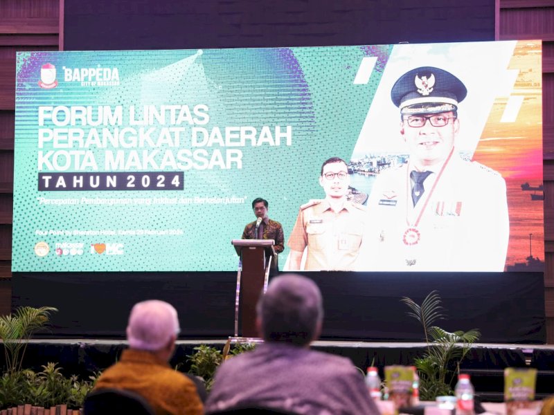 PJ Sekda Kota Makassar, Firman Hamid Pagarra membuka resmi forum lintas OPD yang digelar Bappeda, di Hotel Four Point Sheraton, Kamis (29/02/2024). @Jejakfakta/dok. Humas Pemkot Makassar