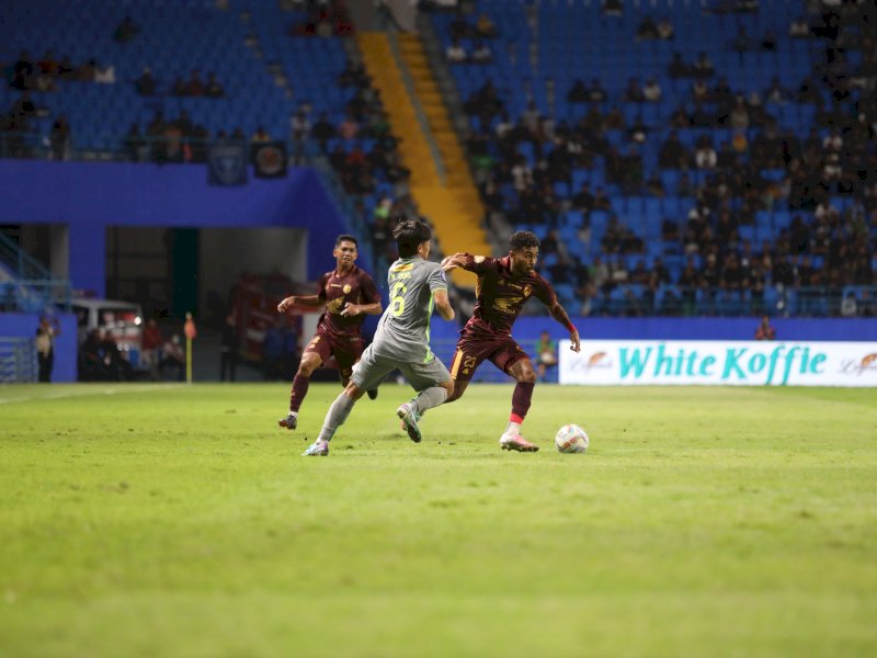  PSM Makassar menjamu Persebaya Surabaya pada lanjutan Liga 1 2023/2024 di Stadion Batakan, Balikpapan, Rabu (28/2/2024). @Jejakfakta/dok. Media PSM Makassar