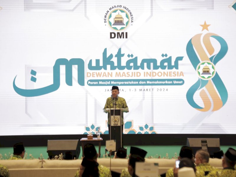 Wapres RI ke 10 dan 12 Jusuf Kalla (JK) memberikan sambutan pada acara pembukaan Muktamar DMI di Hotel Sultan, Jakarta, Jumat (1/3/2024). @Jejakfakta/dok. Humas DMI