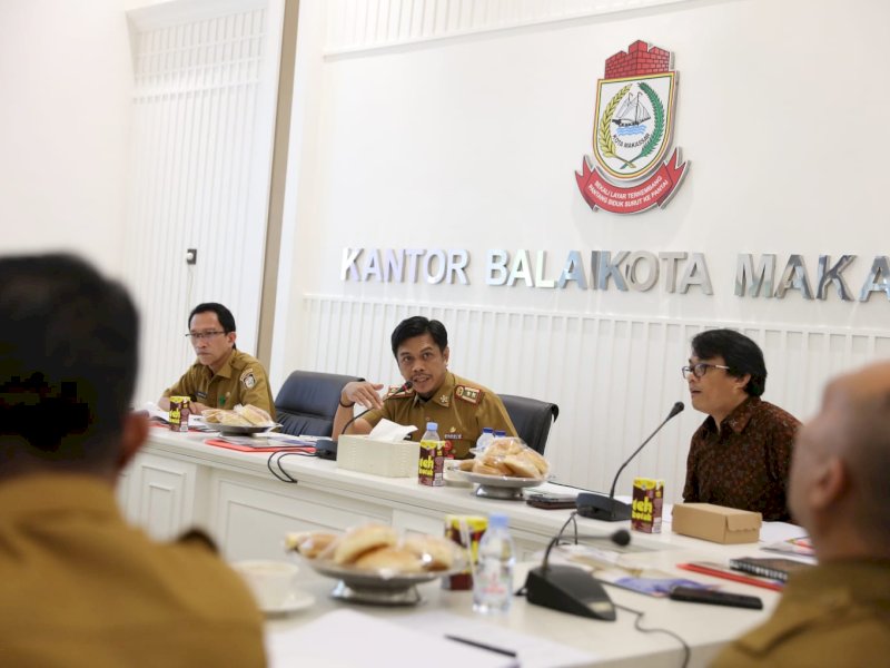  Pj Sekda Makassar, Firman Hamid Pagarra menghadiri penjurian penilaian untuk OPD dengan perencanaan terbaik, di Balaikota, Senin (4/03/2024). @Jejakfakta/dok. Humas Pemkot Makassar