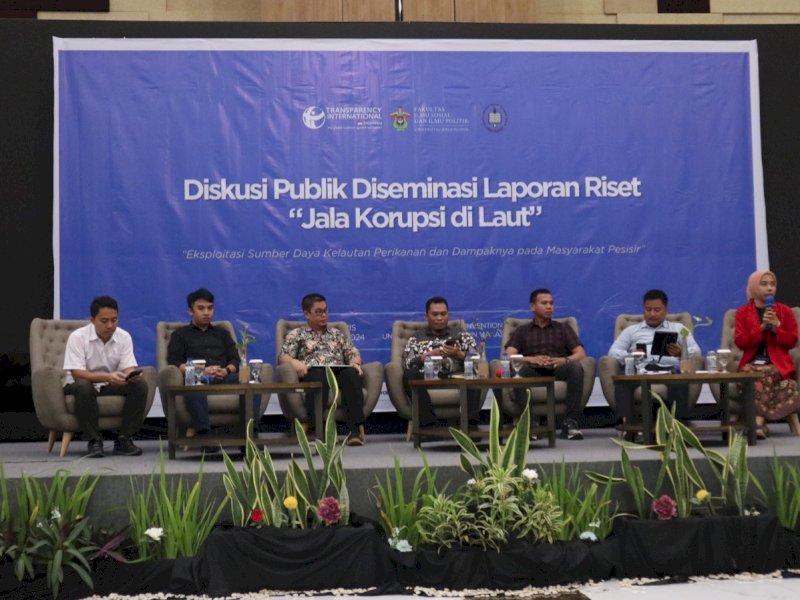 TI Indonesia bekerjasama dengan Fisipol Universitas Hasanudin serta HIPERMATA Diskusi Publik Diseminasi Laporan Riset "Jala Korupsi di Laut"  di Makassar, Kamis (7/3/2024). @Jejakfakta/Foto: dok. TI Indonesia