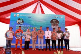 HPSN 2024, Wali Kota dan Ketua TP PKK Makassar Apresiasi Tenaga Kebersihan Hingga Instansi Terbaik