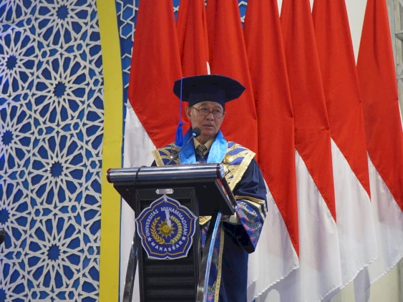 Rektor Unismuh Prof Ambo Asse, saat Pidato dalam Wisuda ke-81 di Balai Sidang Muktamar, Kampus Unismuh Makassar, Kamis (7/3/2024). @Jejakfakta/dok. unismuh.ac.id