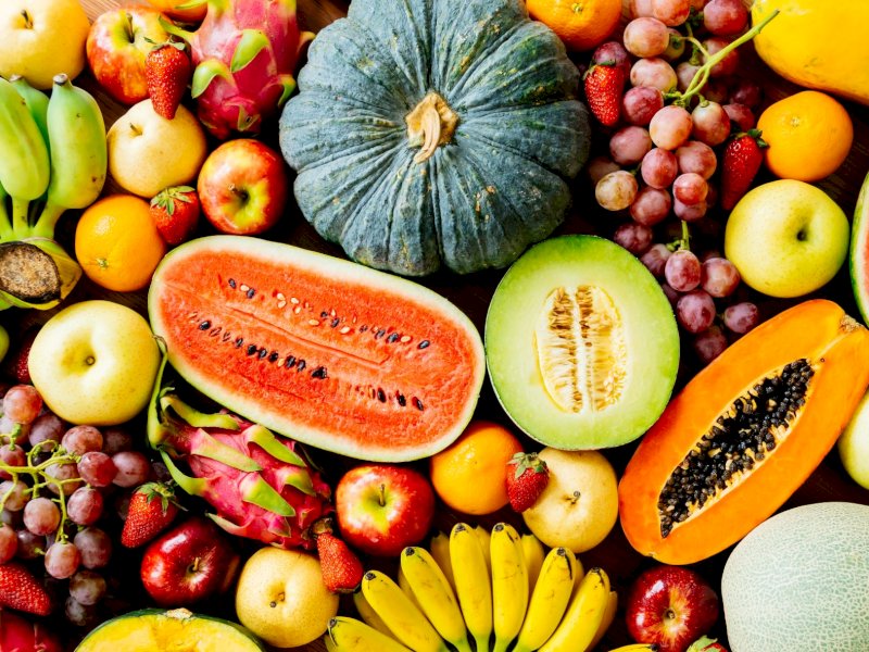 Ilustrasi buah-buahan.