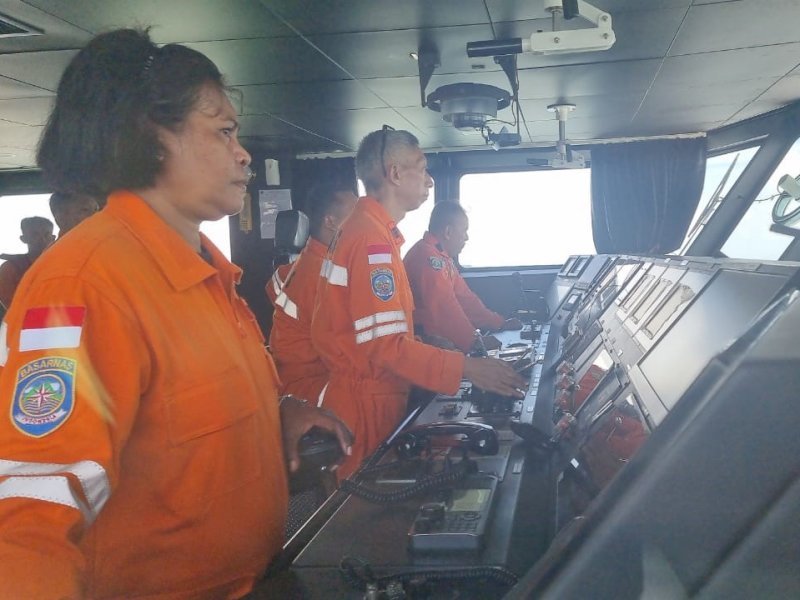Basarnas Makassar menambah personel pencari dan mengerahkan alut utama berupa Kapal KN Sar Kamajaya 104 yang berangkat dari Pelabuhan Soekarno Hatta Makassar menuju ke Perairan Selayar, pada hari Kamis (14/3/2024). @Jejakfakta/dok. Basarnas Makassar