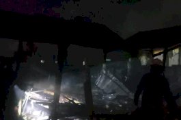 Satu Rumah Panggung Terbakar di Jalan Andi Djemma Makassar